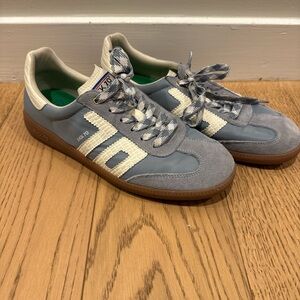 Axel Arigato Women's Blue and White Sneakers